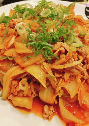 白菜でカサ増し＊豚こまキムチ炒め-レシピのメイン写真