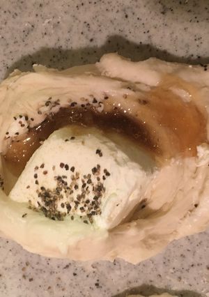 クリームチーズはちみつパン-レシピのメイン写真