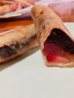 赤いりんごのデザート焼き春巻き-レシピのメイン写真