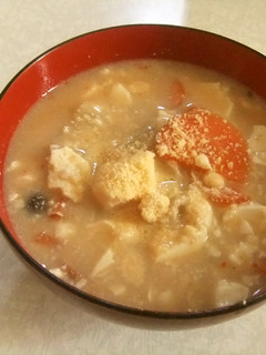 粉チーズ豚汁で♫ほっこり味噌汁-レシピのメイン写真