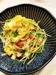 豆苗とカニカマのふんわりたまご炒め-レシピのメイン写真