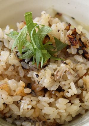 【無骨】鯖缶キャベツと梅の炊き込みご飯-レシピのメイン写真