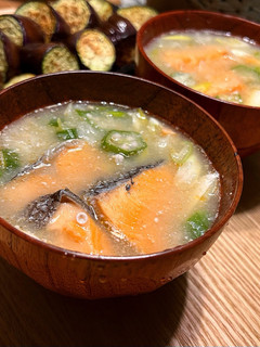 鮭と山かけの料亭風お味噌汁-レシピのメイン写真