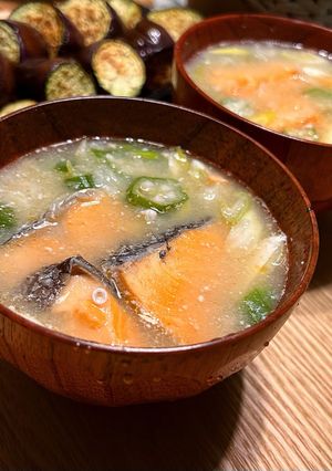 鮭と山かけの料亭風お味噌汁-レシピのメイン写真