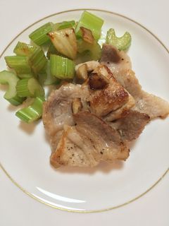 豚ロース肉とセロリのにんにくしょうゆ炒め-レシピのメイン写真