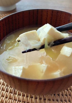 シンプルが美味しい・豆腐とネギの味噌汁♪-レシピのメイン写真