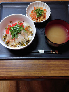 ヨウサマの減塩鯛の胡麻だれ丼-レシピのメイン写真