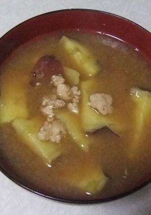 さつま芋とひき肉の簡単味噌汁-レシピのメイン写真