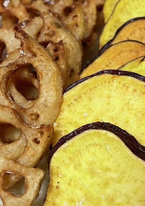 フライパンで素揚げ　さつまいもとれんこん-レシピのメイン写真