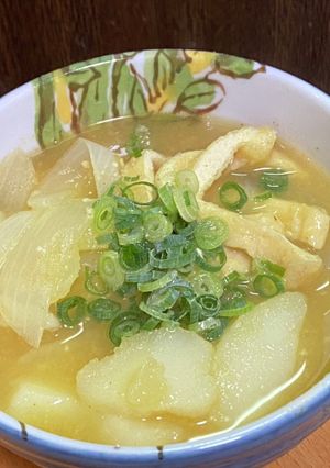 具だくさんジャガイモの味噌汁・カレー風味-レシピのメイン写真