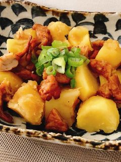 レンジで!じゃがいもとさつま揚げの煮物-レシピのメイン写真