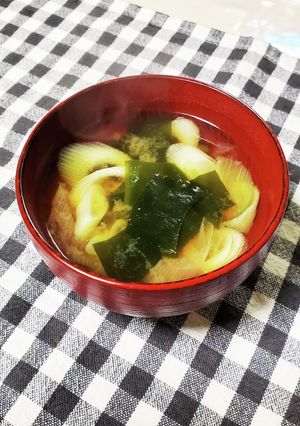 長ネギとわかめの味噌汁-レシピのメイン写真