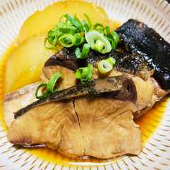 รูปของ お安いアラで！味しみしみ、ぶり大根