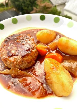 寒い日には、煮込みハンバーグ-レシピのメイン写真