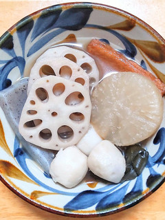 冷凍の里芋と冷凍のレンコンを足したおでん-レシピのメイン写真