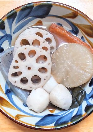 冷凍の里芋と冷凍のレンコンを足したおでん-レシピのメイン写真