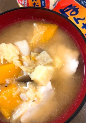 秋のさつまいもとかぼちゃのお味噌汁-レシピのメイン写真