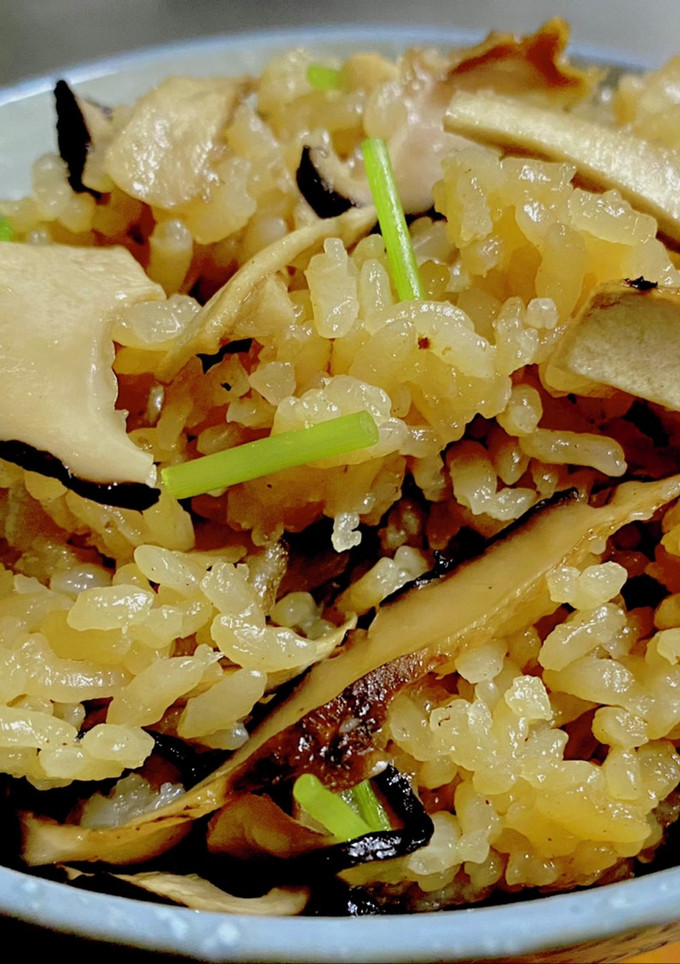 椎茸と椎茸の軸入り・炊き込みご飯-レシピのメイン写真