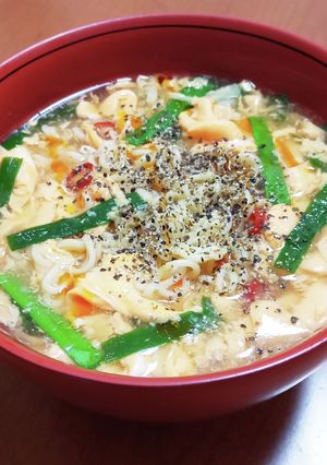 エースコック ワンタンメン酸辣湯麺-レシピのメイン写真