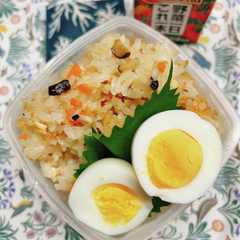 รูปของ 鶏ひき肉の炊き込みご飯