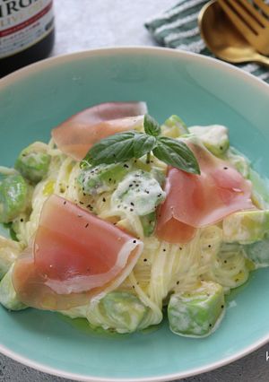 九州こーめんで作るアボカドクリームパスタ-レシピのメイン写真