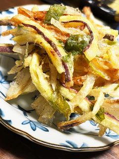 簡単✨さつまいもの皮と玉ねぎのかき揚げ-レシピのメイン写真