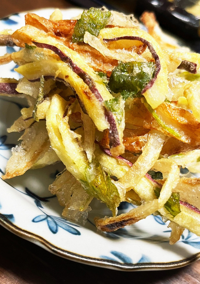 簡単✨さつまいもの皮と玉ねぎのかき揚げ-レシピのメイン写真