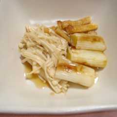 รูปของ 焼きねぎとキノコのレモン醤油和え♪