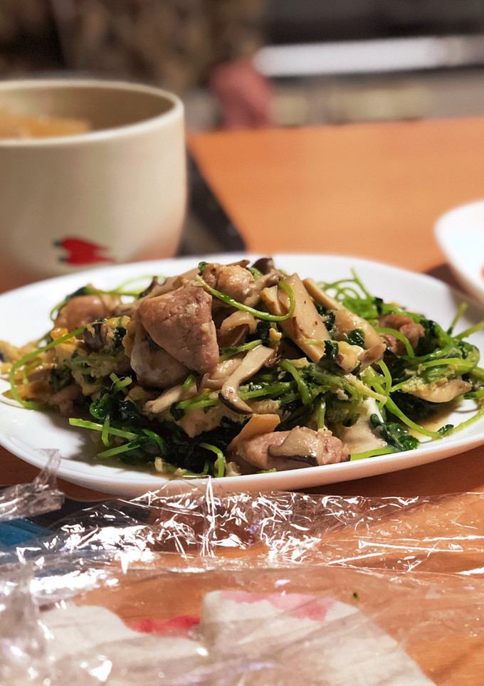 きのこと豆苗と鶏モモの卵とじ-レシピのメイン写真