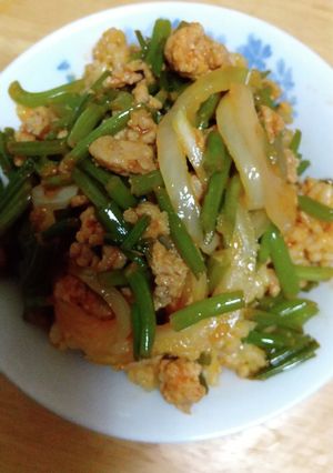 さつまいもの葉っぱの軸のピリ辛丼-レシピのメイン写真