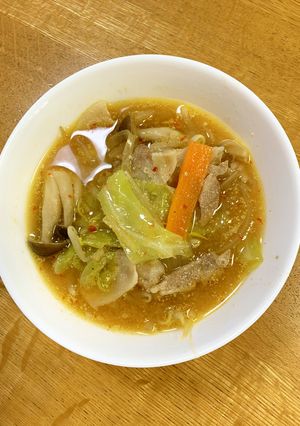 豚肉とキャベツのピリ辛胡麻味噌スープ-レシピのメイン写真