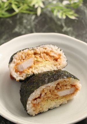 簡単！おにぎり　とんかつ-レシピのメイン写真