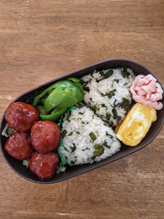 JK☆ワカメご飯おにぎり&肉団子弁当♪-レシピのメイン写真