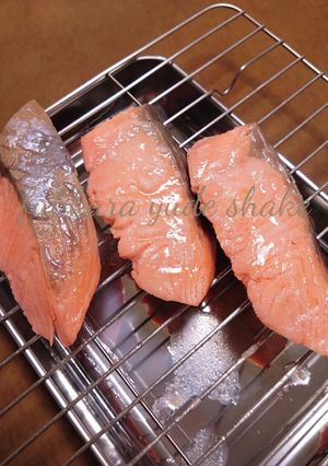 焼かずに美味しい♪ふっくら茹で鮭の作り方-レシピのメイン写真