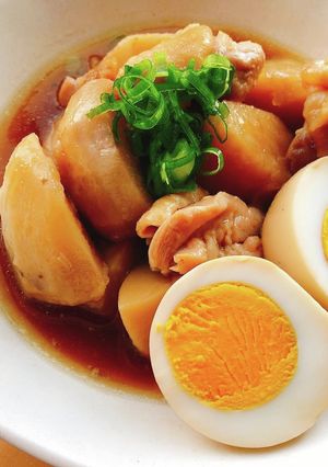 超簡単！黄金比で♡鶏肉と里芋の煮物-レシピのメイン写真