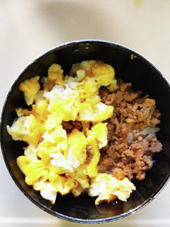 そぼろと卵の2色丼-レシピのメイン写真