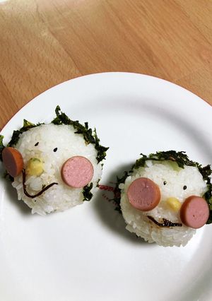 お顔のおにぎり-レシピのメイン写真