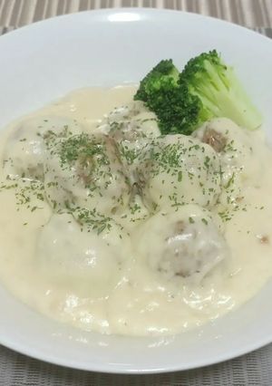 超簡単！ミートボールホワイトソース煮込み-レシピのメイン写真