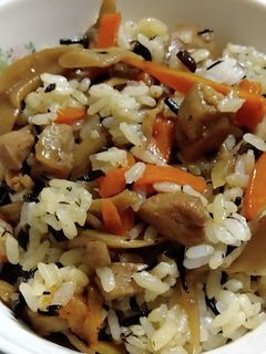 鶏肉と舞茸の混ぜご飯-レシピのメイン写真