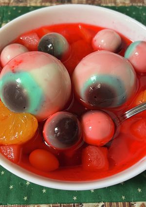 目玉ゼリーのブラッディ・フルーツポンチ-レシピのメイン写真