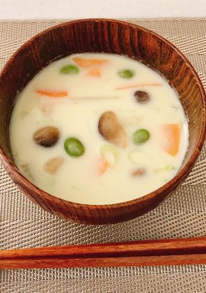 枝豆香る♪ ずんだミルクのほっこり味噌汁-レシピのメイン写真