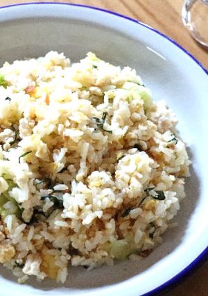 バランス◎！鶏ひき肉と梅の和風炒飯-レシピのメイン写真