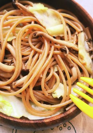 子供笑顔！キャベツきのこの和風スパゲティ-レシピのメイン写真