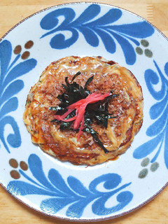 コンビニのオニギリを混ぜたお好み焼き-レシピのメイン写真
