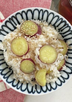 昆布出汁香るごまとさつまいもごはん-レシピのメイン写真