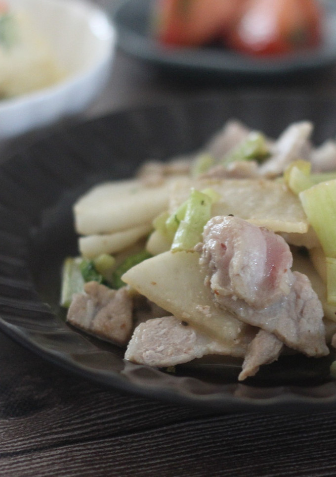 簡単5分大根と豚ばら肉のバタポン炒め-レシピのメイン写真