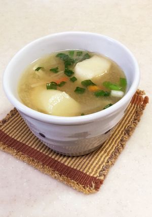 玉ねぎとえのきだけとお麩の味噌汁-レシピのメイン写真