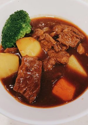 舞茸と圧力鍋、超柔らか肉のビーフシチュー-レシピのメイン写真
