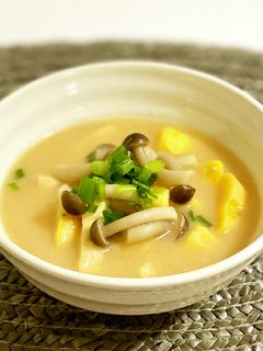 酒粕効果も嬉しい♪ほっこりサツマ芋味噌汁-レシピのメイン写真