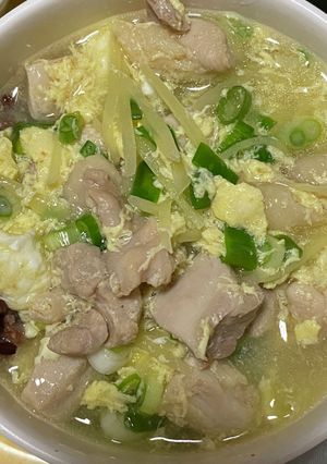 材料8つだけ！生姜とネギたっぷり親子丼-レシピのメイン写真